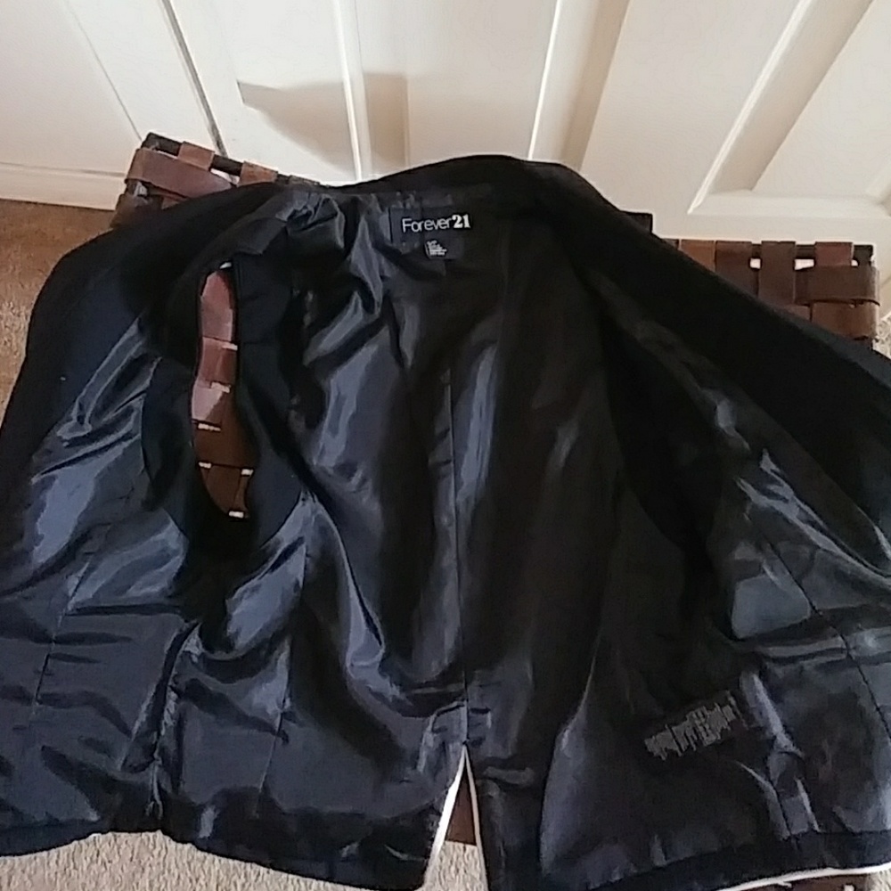 Forever 21 women's vest. - Picture 5 of 5